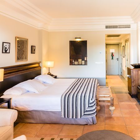 Vincci Seleccion Estrella Del Mar Otel Marbella Dış mekan fotoğraf A room at the hotel