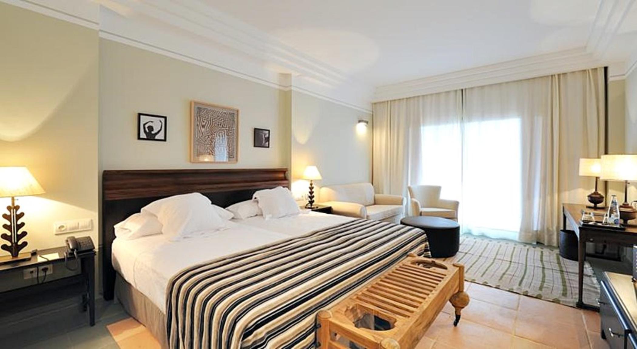 Vincci Seleccion Estrella Del Mar Otel Marbella Oda fotoğraf A bedroom at the hotel