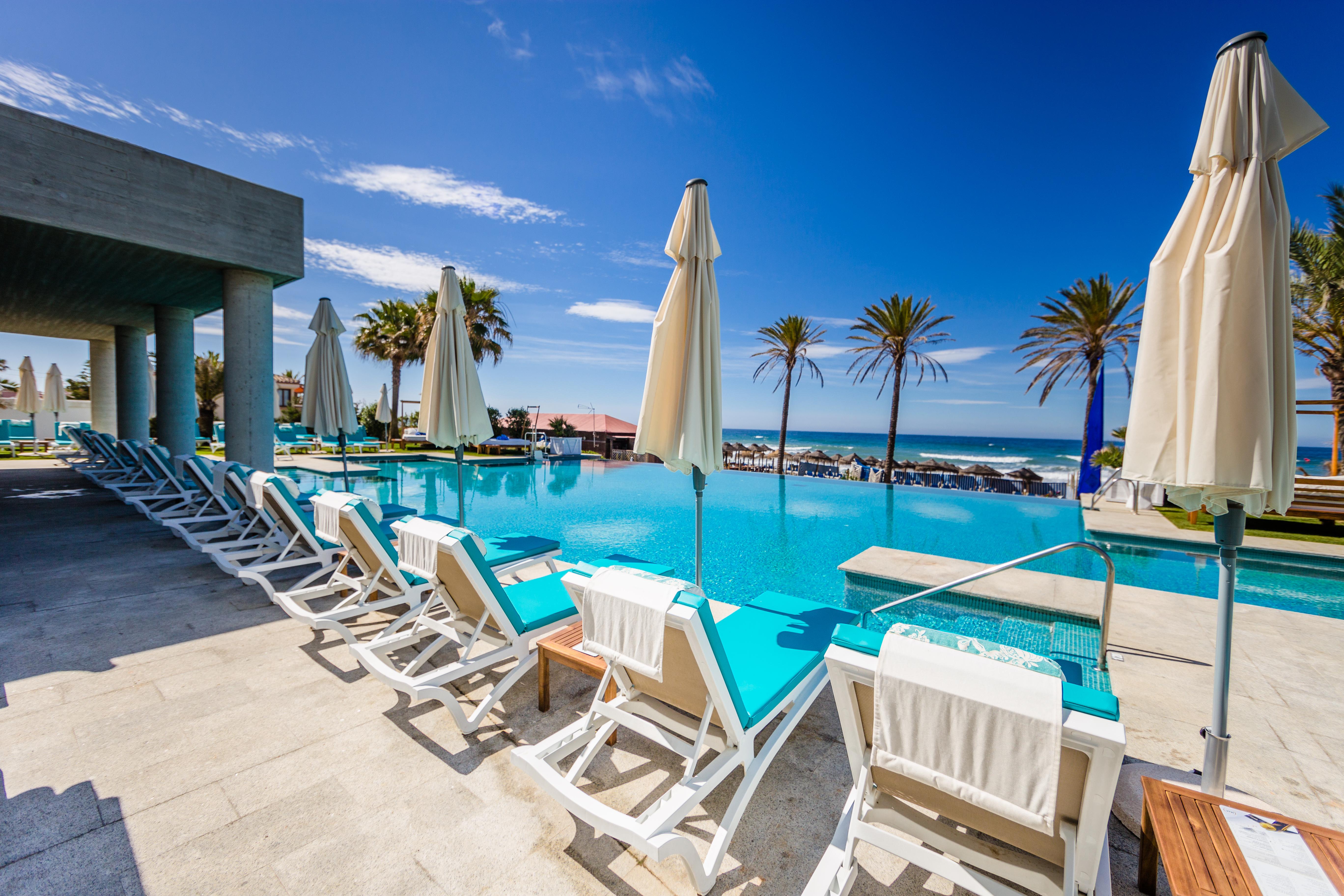 Vincci Seleccion Estrella Del Mar Otel Marbella Dış mekan fotoğraf The swimming pool at the hotel