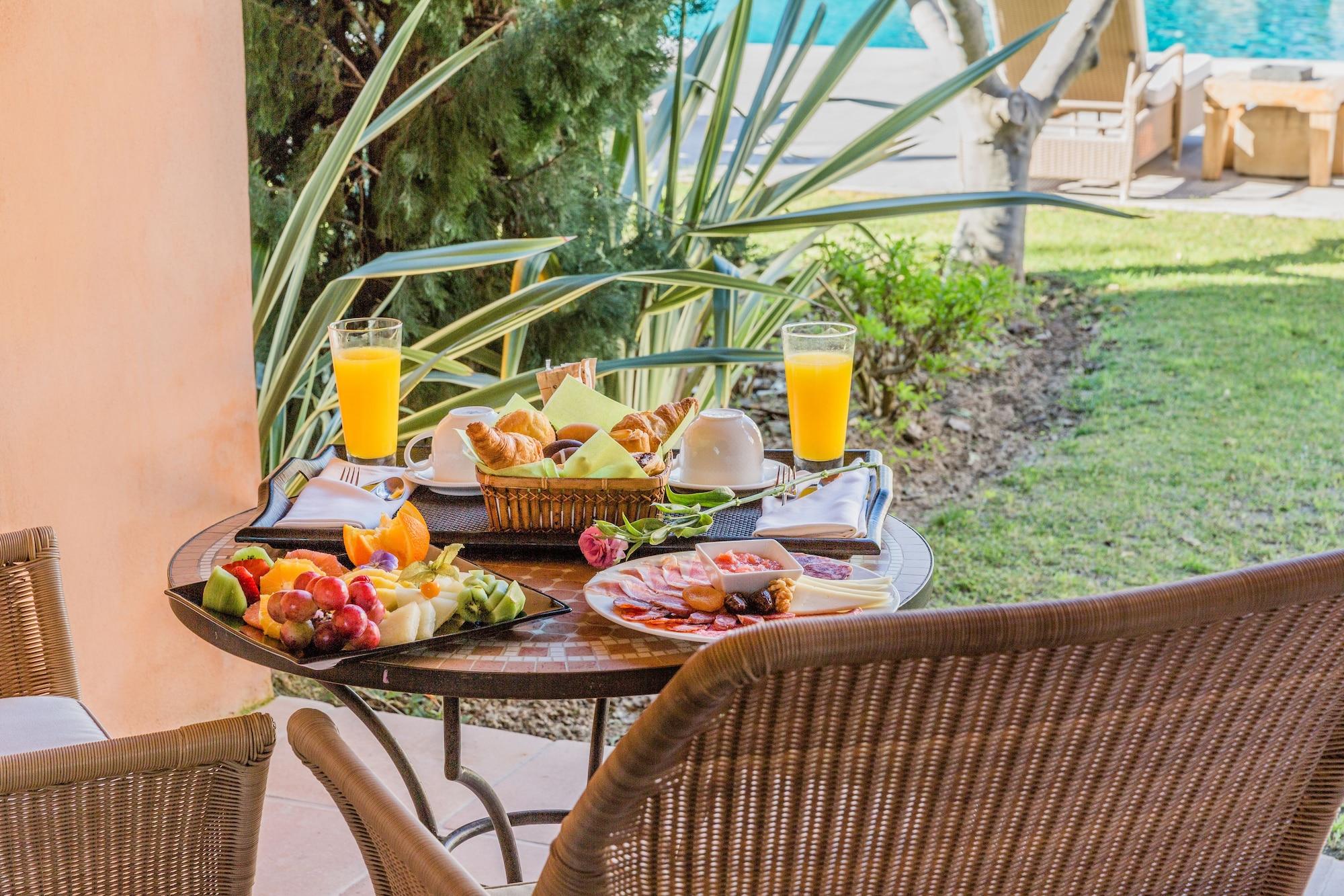 Vincci Seleccion Estrella Del Mar Otel Marbella Dış mekan fotoğraf Breakfast at a hotel